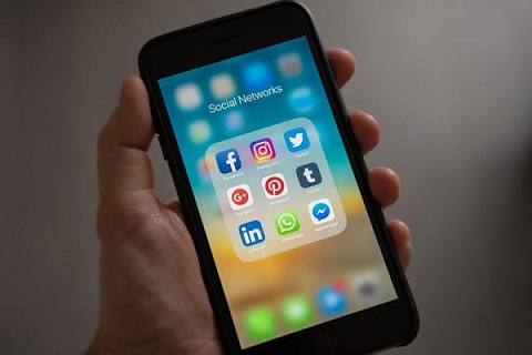 马斯克下令Twitter删除自杀预防功能，引发广泛担忧